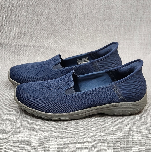 Skechers Slip-on Navy Blue Lightweight Walking Sneakers. 8 Women - Picture 2 of 10